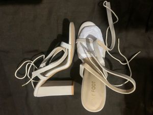 BLOCK HEELS