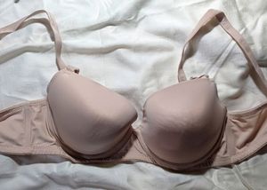 Nude Levis&#39; 32D (70D)