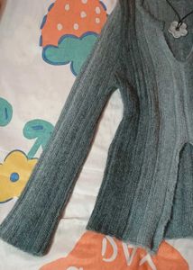Long Sleeve V Neck Top