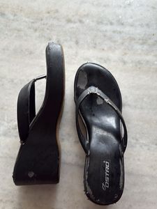 black wedges