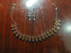 American Diamond Necklace &amp; Earrings With Mangtika