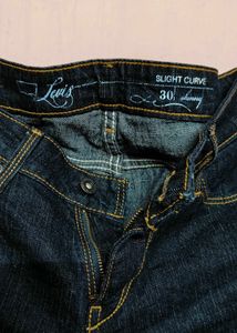 LEVIS Dark Blue Jeans