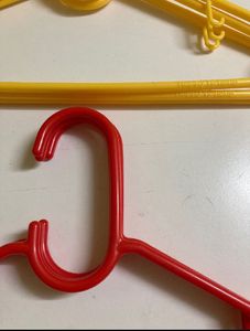 Happy to Hang Plastic Shirt Pack of 4Hangers