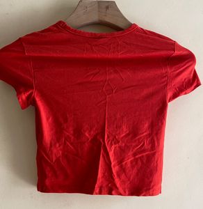 H&amp;M Red Basic T-Shirt  🍓