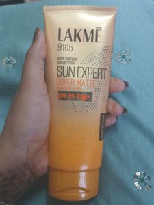 Lakme Sun Expert Super Matte SPF 25