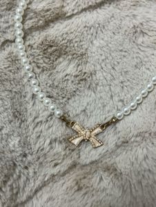 Pearl Bow Necklace