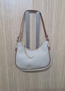 Perfect for Fall: Beige and Brown Bag