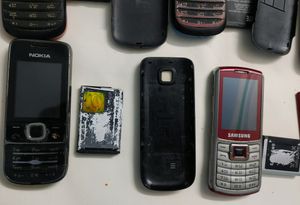 3 Tata Indicom 3 Mts 1 Samsung S3310i 1 Nokia 2700 Classic
