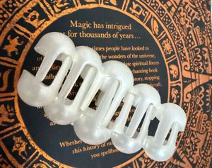 Pearl Claw Clip