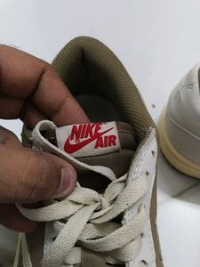 NIKE TRAVIS SCOTT SHOE IN CREAM