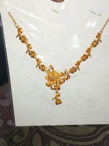 Elegant Gold-Toned Necklace