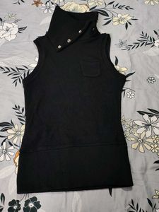 Black Sleeveless Turtleneck Top