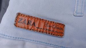 Sat Of Two Jeans 👖 For You