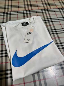 Nike Graphic Tee
