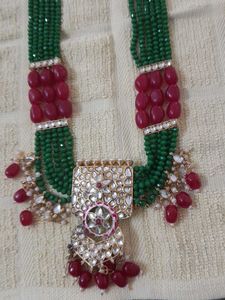 Green &amp; Red Kundan Jewelry Set