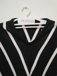 V Neck Striped 🦓 Sweater