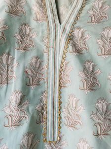 Beautiful Minimally Worn Pastel Shade Kurta
