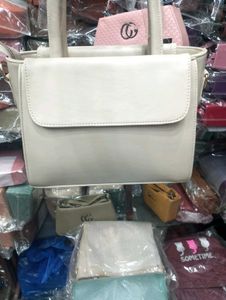 ✨Elegant and Premium Quality Handbag 👜