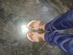 Sparkling Bronze Toe Ring Sandals