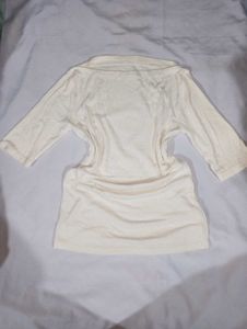 white strechting tops