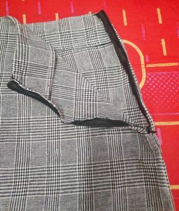 Berrylush Women Grey Bodycon Mini Skirt