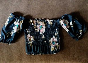 Floral Off-Shoulder Crop Top
