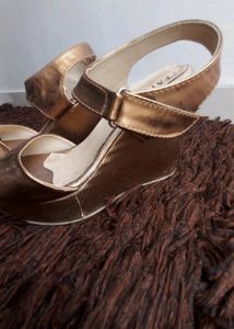 Hills 👠⚡