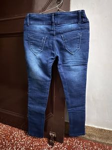 Stylish Blue Denim Ribbed Jeans