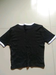 Basic Cropt Top For A Casual Day