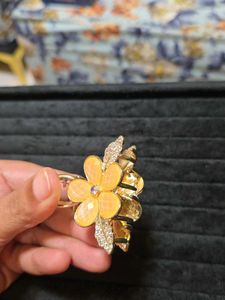 Peach Floral Metal Hair Clutch