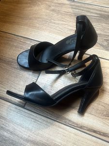 Truffle Collection Black Heels