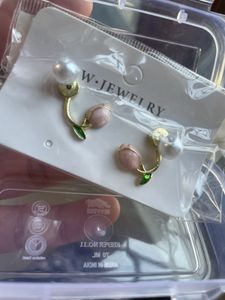 Pearl-Tulip Ear Studs