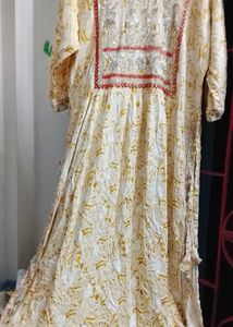 Vintage-Inspired Cream Pattern Dress
