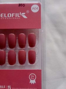 Delofil Fake Nails, press on nails..