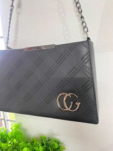 Chic Black Handbag