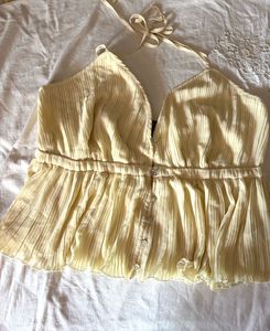 FOREVER 21 BEAUTIFUL PLEATED TOP
