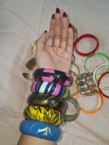 2000s Y2K bangles