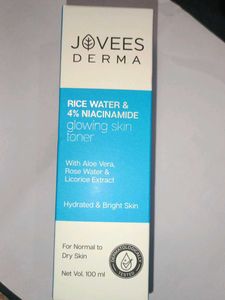 Jovees Derma Glowing Skin Toner