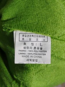 Sleeveless half jackets