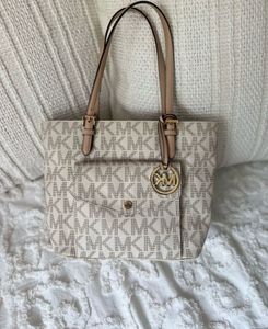 Authentic Michael Kors Jet Set Tote Bag