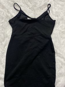 Black Sleevless Knee Length Dress