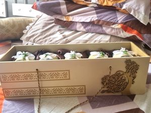 SUMMERY RICH LOOKING GIFT BOX/DECOR BOX + Earrings