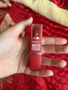 Kiss Beauty Matt Red Lipstick
