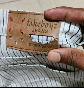 White-Maroon Cotton Jeans, Skinny Fit