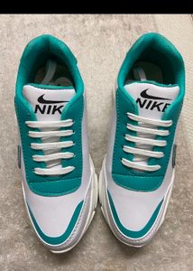 The Women Sneaker New. Negotiable. Grab It Quickly