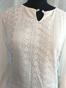 🤍 Elegant White Chikankari Kurti – Timeless Grace