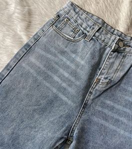 High waisted denim jeans