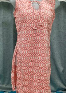 Patterned Sleeveless Kurti