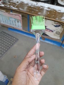SILICON BRUSH FOR OILING