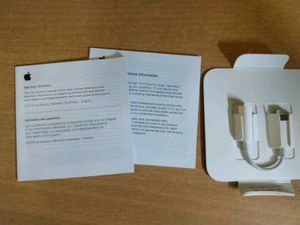 Apple Lighting To 3.5 Mm Headphone Jack Adapter